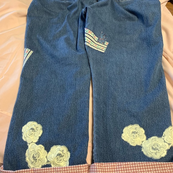 Cute hand stitched jeans! - Picture 5 of 6